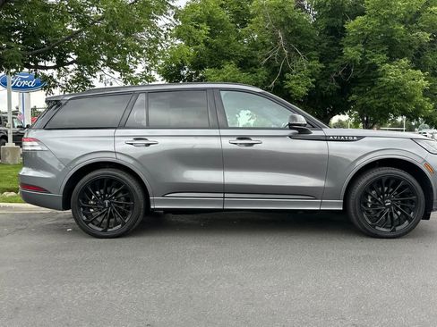 Used 2025 Lincoln Aviator Reserve w/ Luxury Package AWD/4WD image 8