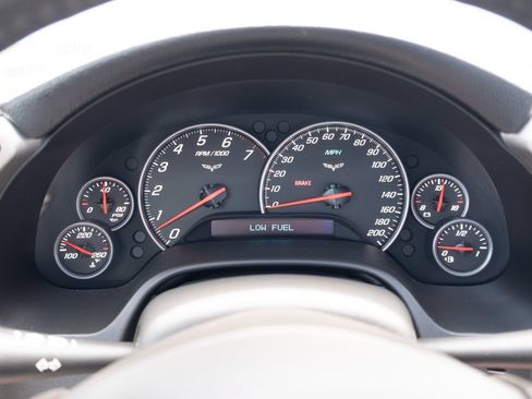 Used 2005 Chevrolet Corvette Coupe w/ Preferred Equipment Group RWD image 3