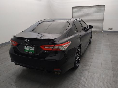 Used 2018 Toyota Camry SE image 7