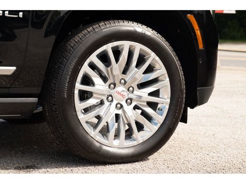 New 2026 GMC Yukon Denali w/ Sun & Power Step Package image 10