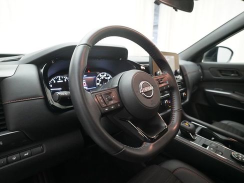 Certified 2025 Nissan Pathfinder Rock Creek image 8