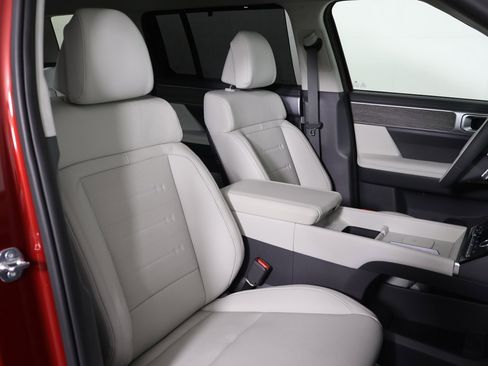 Certified 2025 Hyundai Santa Fe Calligraphy image 35