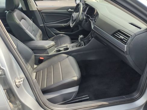 Used 2023 Volkswagen Jetta SE w/ Panoramic Sunroof Package FWD image 31