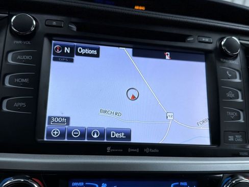 Used 2019 Toyota Highlander XLE image 29