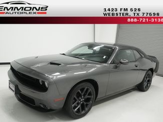Used 2019 Dodge Challenger SXT w/ Blacktop Package RWD video 1