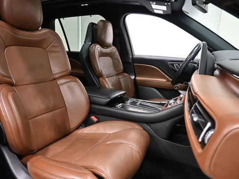 Used 2021 Lincoln Aviator Reserve w/ Equipment Group 202A image 23