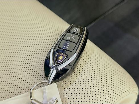 Used 2024 Lamborghini Urus S AWD/4WD image 69