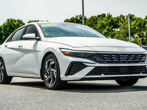 Certified 2024 Hyundai Elantra SEL w/ Convenience Package FWD image 6