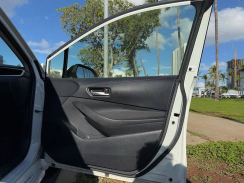 Used 2020 Toyota Corolla LE image 14