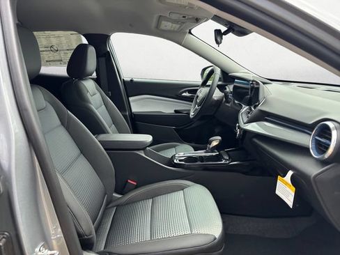 New 2026 Chevrolet Trax LT w/ Driver Confidence Package FWD image 15