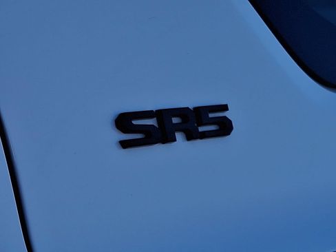 Certified 2025 Toyota 4Runner SR5 AWD/4WD image 29