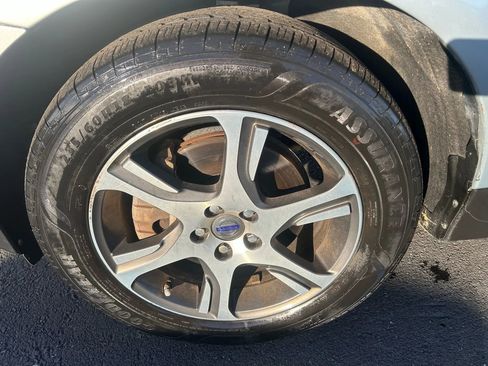 Used 2011 Volvo XC60 T6 image 35