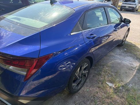 Used 2025 Hyundai Elantra SEL FWD image 9