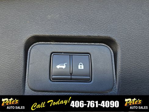 Used 2025 Nissan Rogue SV image 10