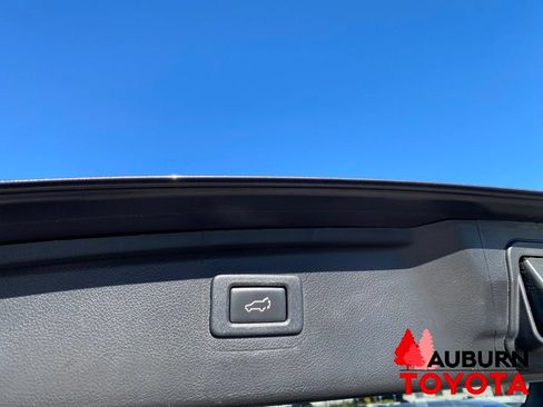 Used 2019 Subaru Outback 2.5i Premium AWD/4WD image 14