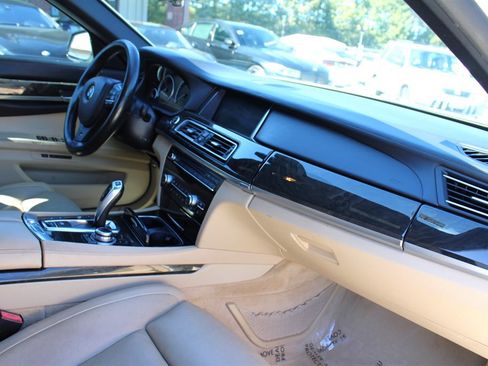 Used 2013 BMW 740Li image 17