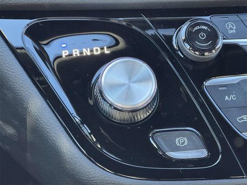 New 2026 Chrysler Pacifica Select image 20