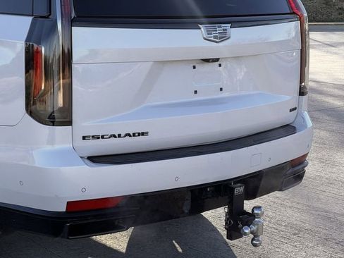 Used 2022 Cadillac Escalade Sport Platinum w/ LPO, ONYX Package image 8