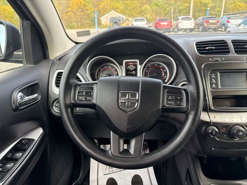 Used 2017 Dodge Journey SXT w/ Comfort/Convenience Group image 17