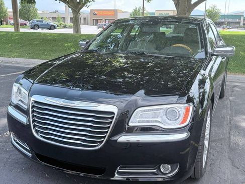 Used 2012 Chrysler 300 Limited w/ Luxury Group RWD image 2