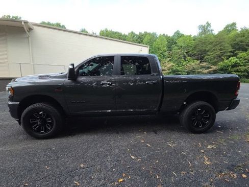 Used 2024 RAM 2500 Big Horn w/ Night Edition AWD/4WD image 12