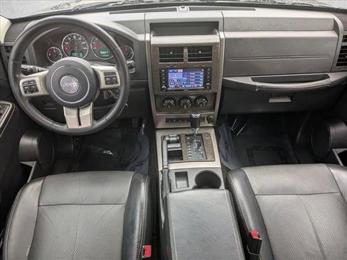 Used 2012 Jeep Liberty Limited Jet w/ Comfort/Convenience Group image 11