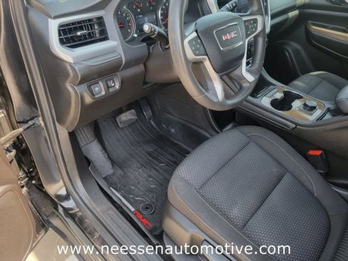 Used 2022 GMC Acadia SLE w/ LPO, Floor Liner Package FWD image 15