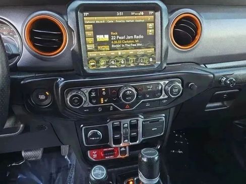 Used 2021 Jeep Gladiator Mojave image 11