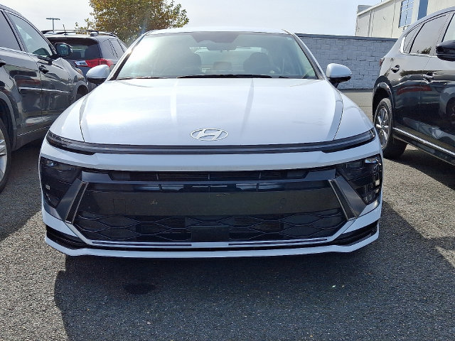 Used 2025 Hyundai Sonata SEL FWD image 2
