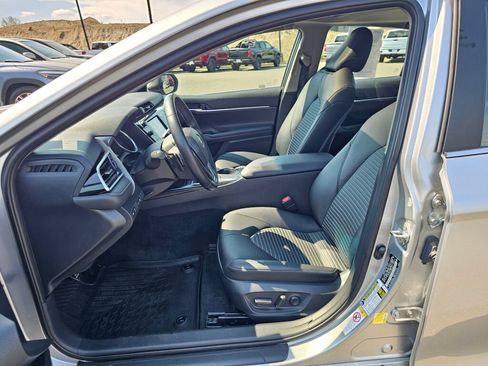 Used 2018 Toyota Camry SE w/ Moonroof Package FWD image 22