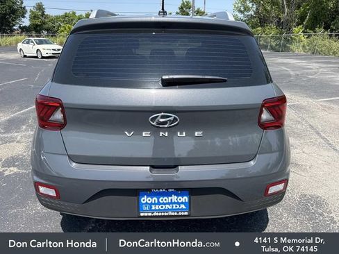 Used 2025 Hyundai Venue SEL FWD image 5