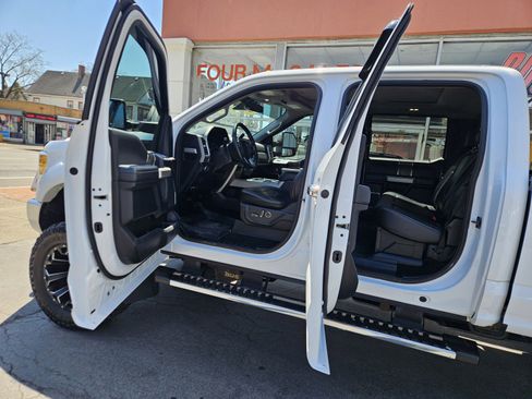 Used 2017 Ford F350 Lariat w/ Lariat Ultimate Package image 29