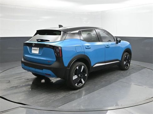 Certified 2025 Nissan Kicks SR image 11