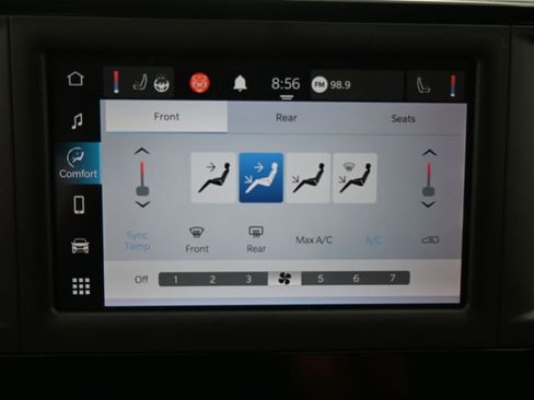 Used 2022 Chrysler Voyager LX FWD image 15