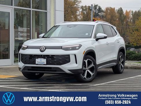 New 2026 Volkswagen Tiguan SE image 1