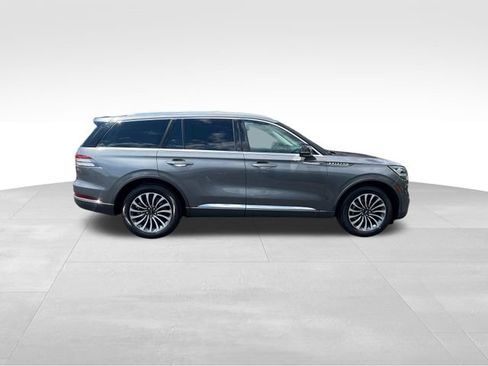 Used 2023 Lincoln Aviator Reserve w/ Elements Package Plus AWD/4WD image 4