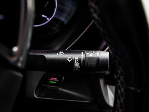 Used 2021 Chevrolet Camaro LT w/ Technology Package image 33