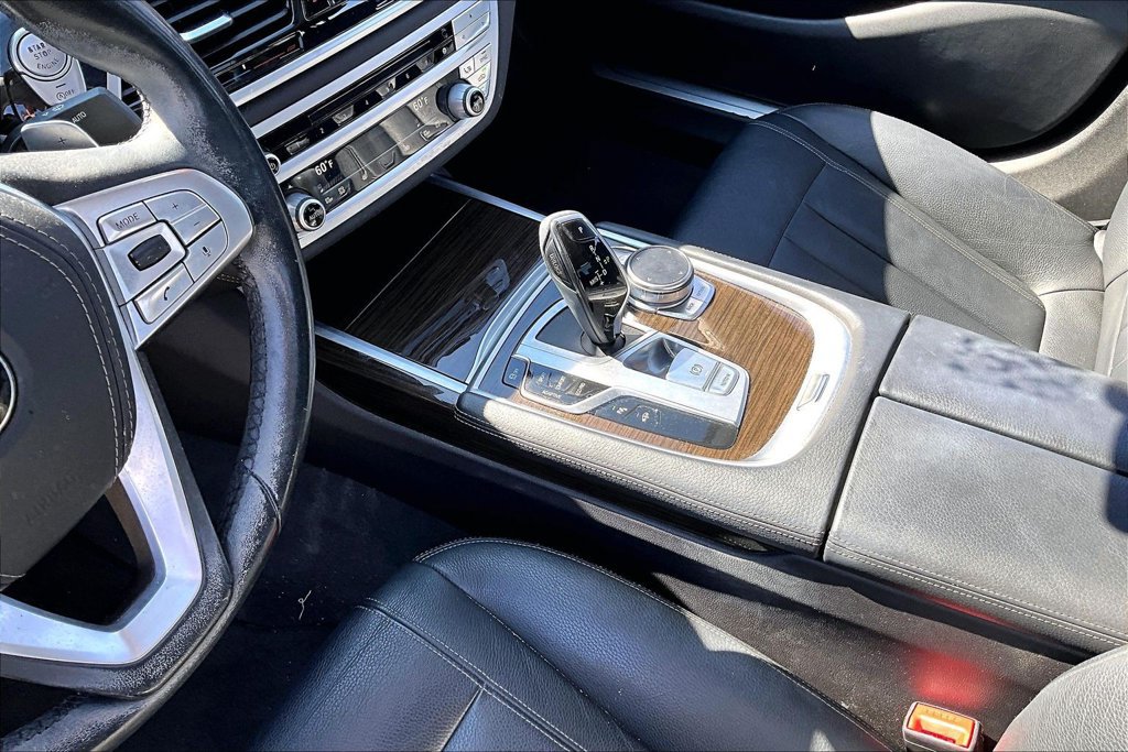 Used 2019 BMW 740i RWD image 12