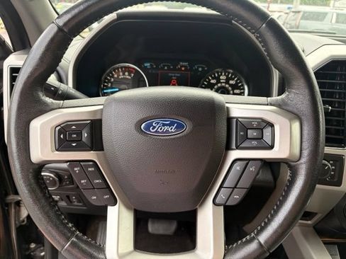 Used 2020 Ford F150 Lariat AWD/4WD image 13