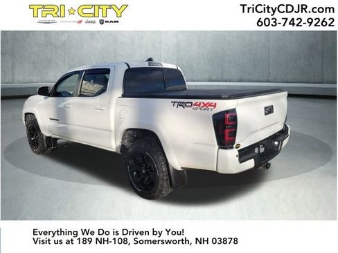 Used 2021 Toyota Tacoma TRD Sport w/ TRD Premium Sport Package image 3
