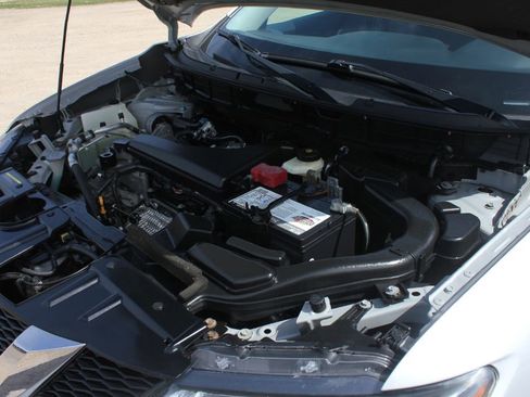 Used 2015 Nissan Rogue SV w/ SV Premium Package image 53