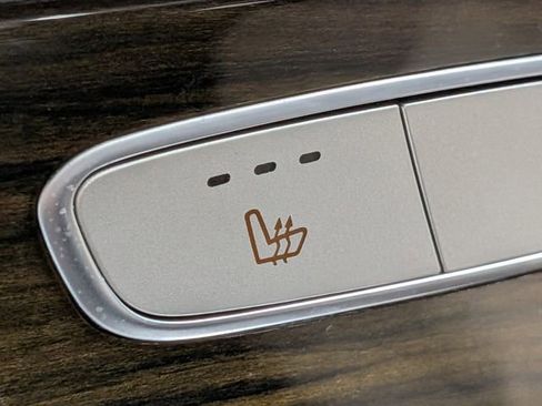 Used 2018 Mercedes-Benz C 300 Sedan image 16