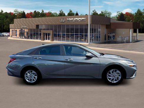 New 2026 Hyundai Elantra Hybrid w/ Cargo Package FWD image 9