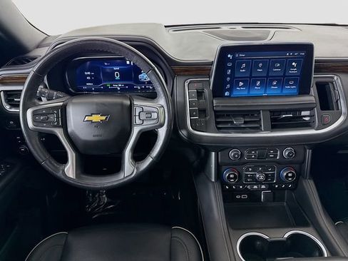 Used 2022 Chevrolet Suburban Premier image 23