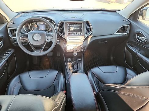 Used 2022 Jeep Cherokee Trailhawk w/ Comfort/Convenience Group AWD/4WD image 33