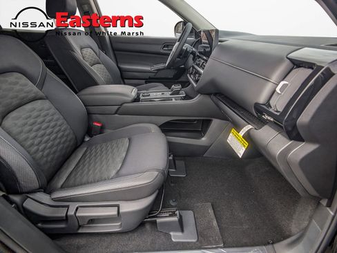 New 2026 Nissan Pathfinder SV image 24