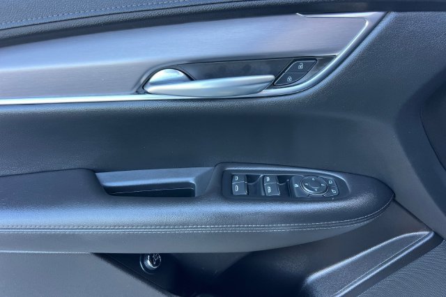 Used 2023 Cadillac XT5 Luxury FWD image 11