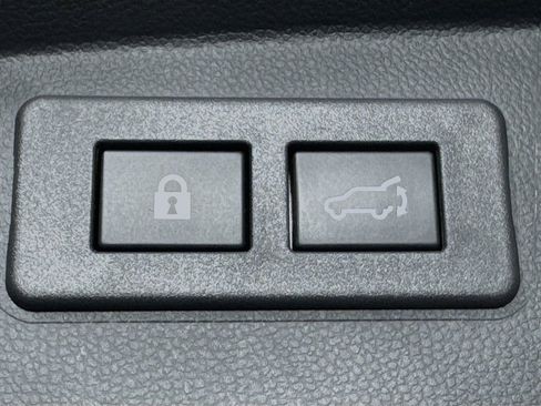 Used 2022 Subaru Outback Premium image 32