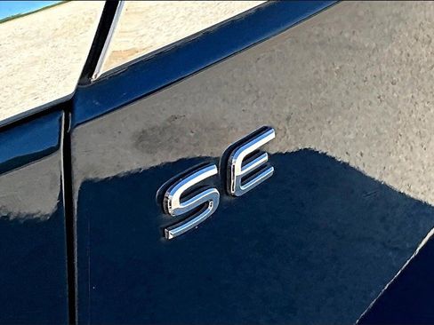 Used 2022 Volkswagen Atlas SE image 34