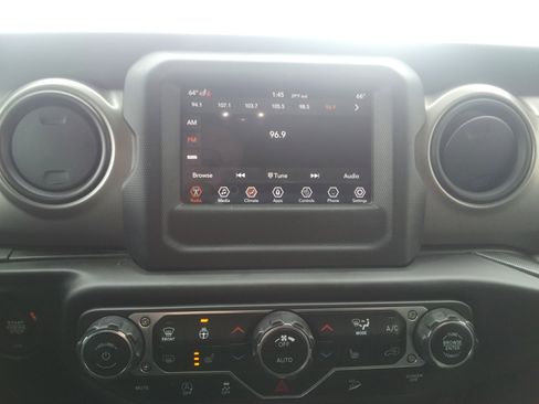 Used 2021 Jeep Wrangler Sport S image 21